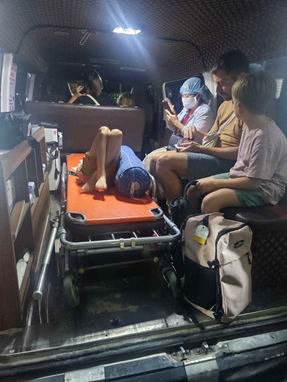 Bệnh viện Đa khoa Hội An cần xe cấp cứu khẩn cấp liên hệ ở đâu