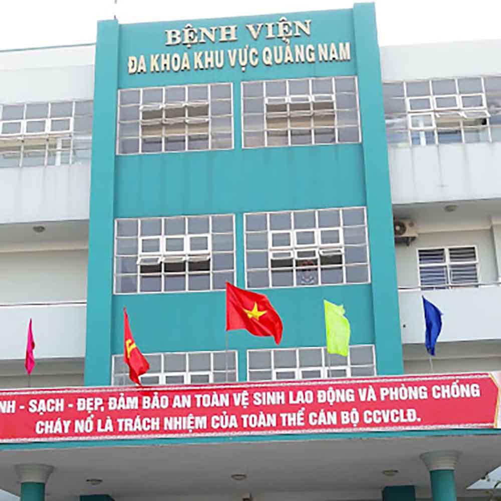 Xe cấp cứu dịch vụ tại Bệnh Viện Đa Khoa Khu Vực Quảng Nam