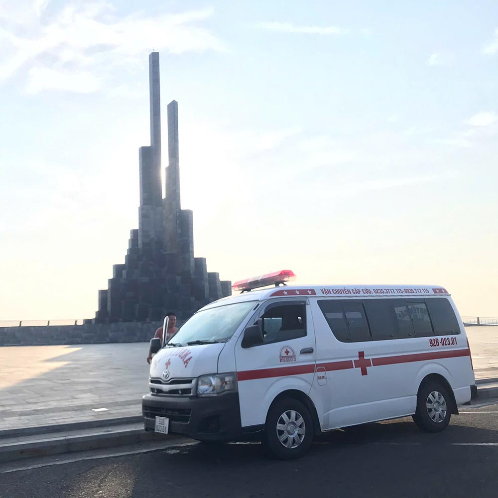 Chuyển viện bằng xe cấp cứu dịch vụ tại Bệnh viện Đa khoa miền núi phía Bắc Quảng Nam