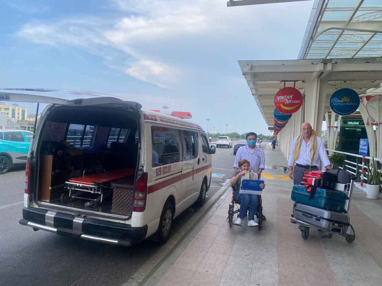 Chuyển viện bằng xe cấp cứu dịch vụ tại Trung Tâm Y Tế Nông Sơn