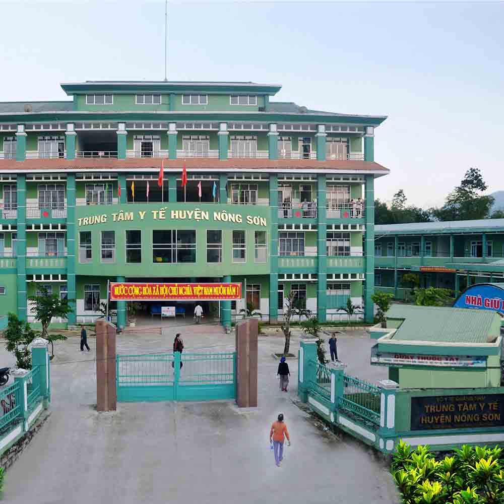 Xe cấp cứu dịch vụ tại Trung Tâm Y Tế Nông Sơn