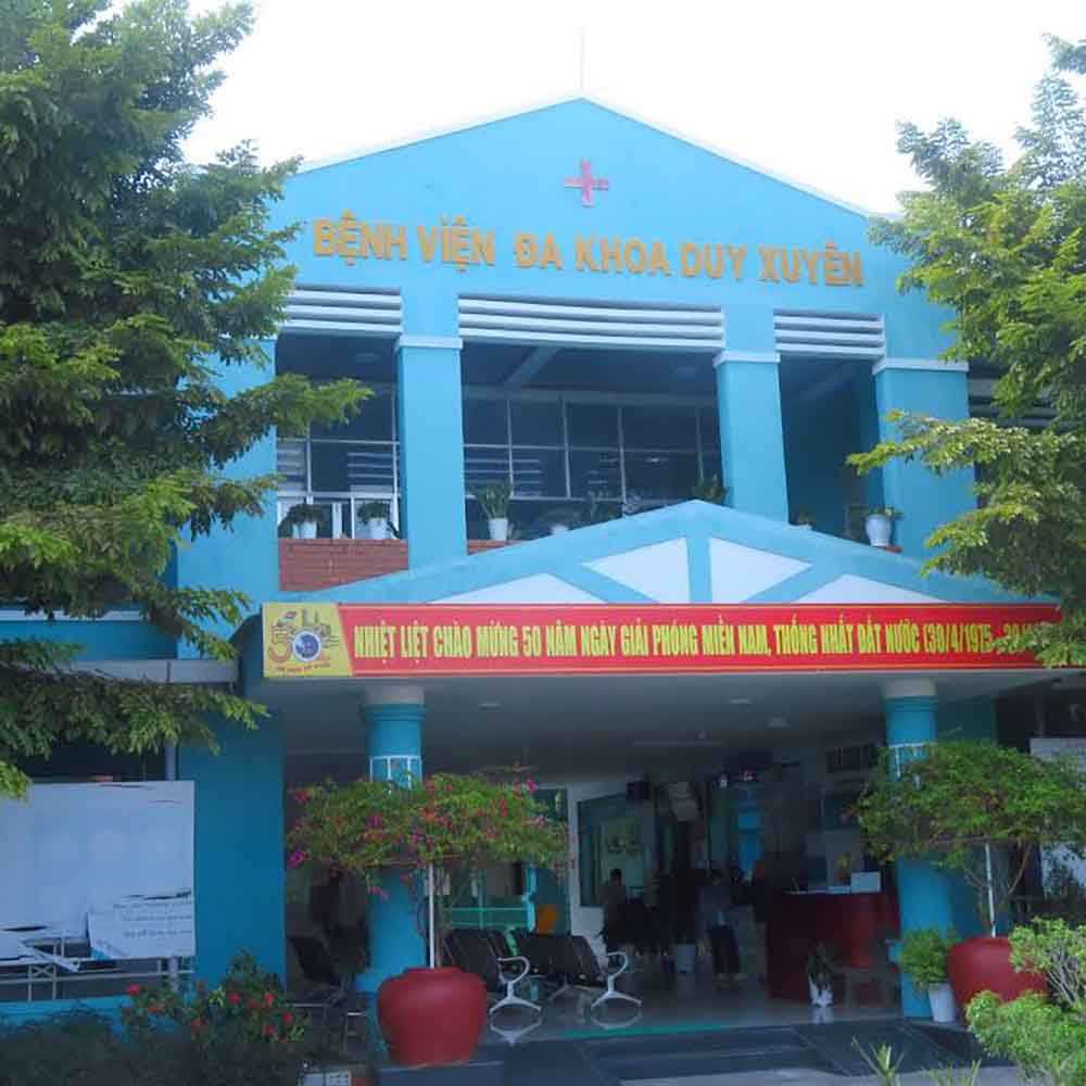 Xe cấp cứu dịch vụ tại Trung tâm Y tế huyện Duy Xuyên