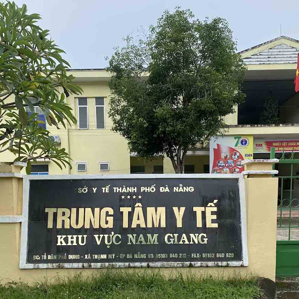 Xe cấp cứu dịch vụ tại Trung tâm Y tế khu vực Nam Giang
