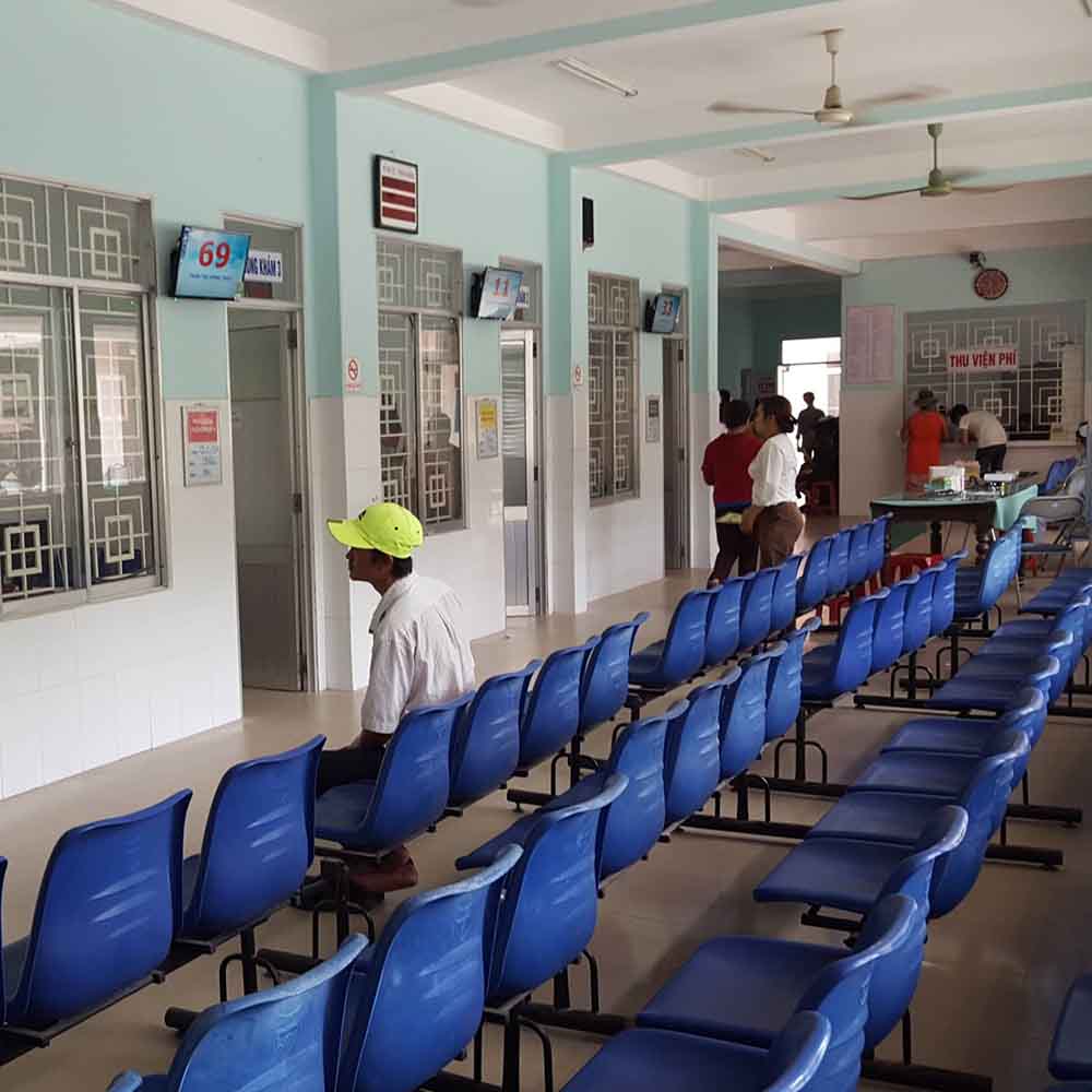 Xe cấp cứu dịch vụ tại bệnh viện Đa khoa Hội An